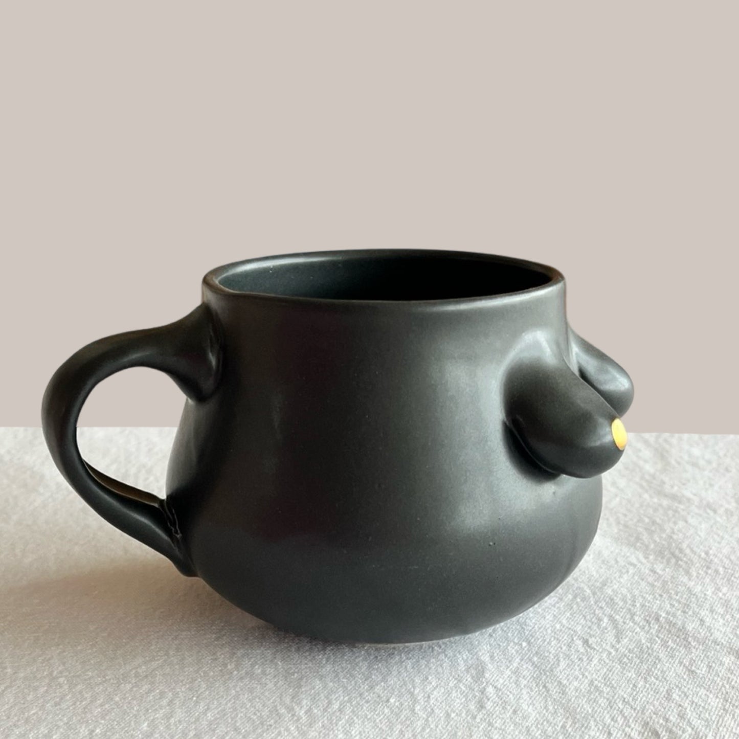 Gold Nips Mug | Black