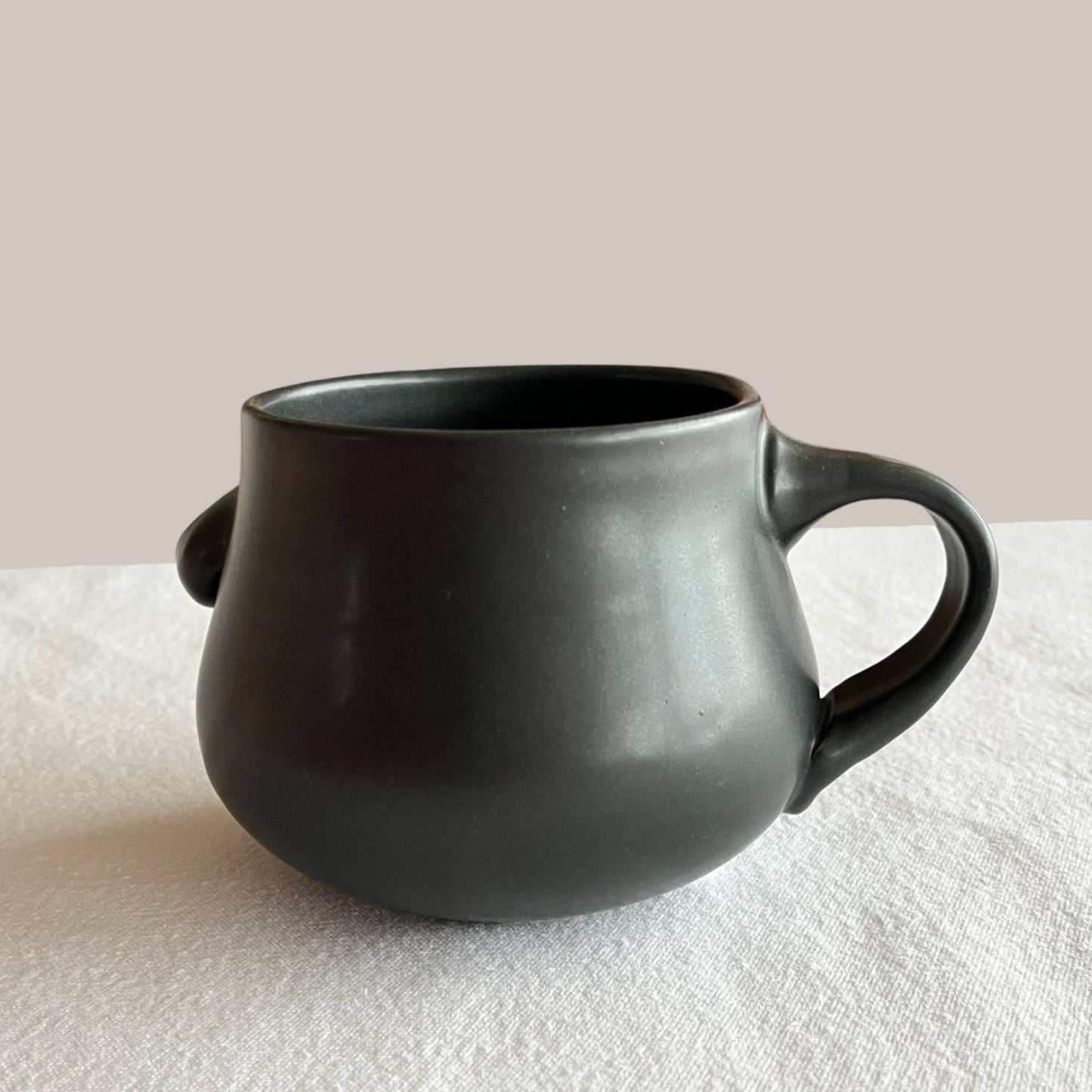 Gold Nips Mug | Black