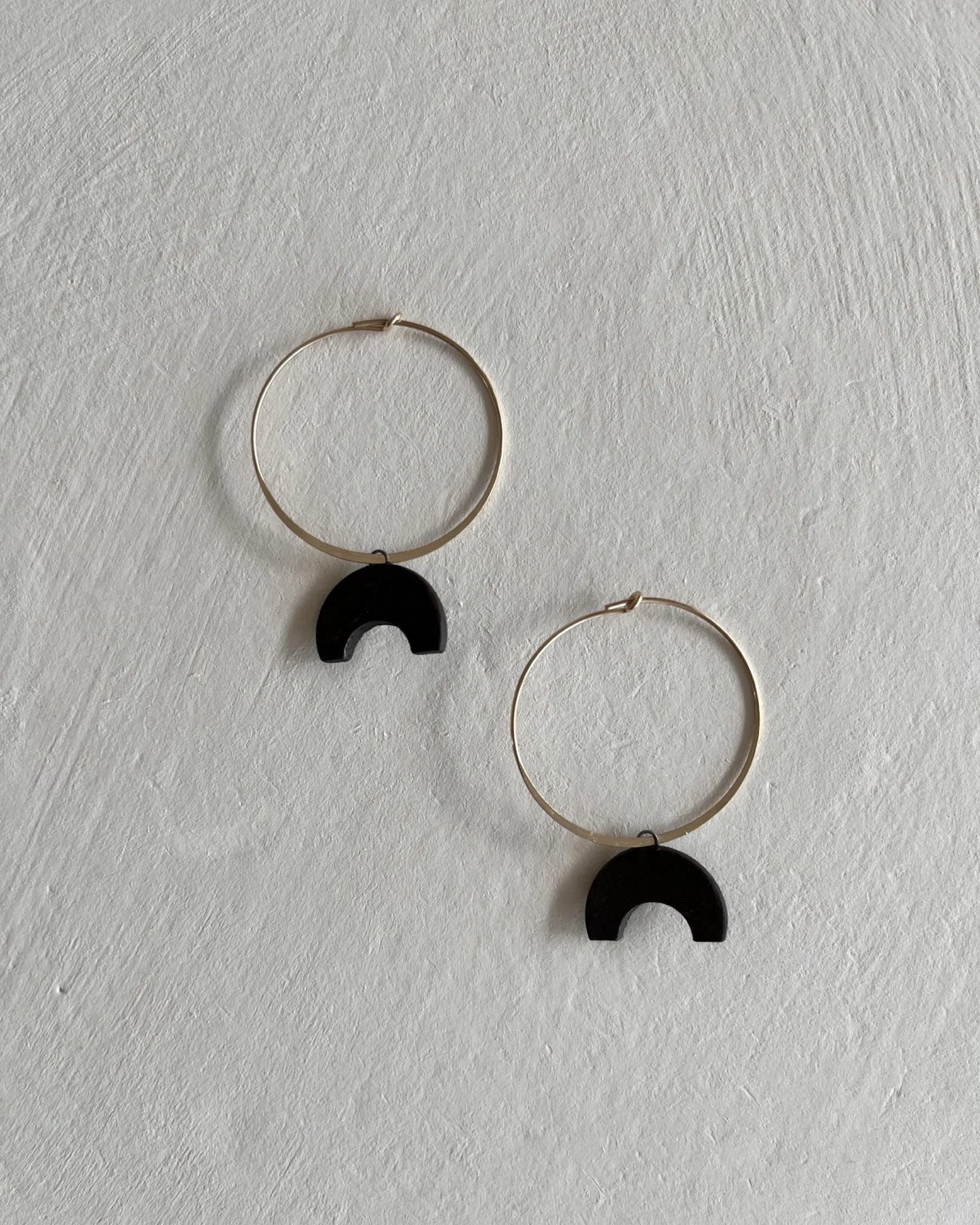 Hoops+Obsidian Arches