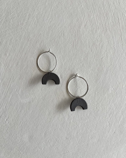 Hoops+Obsidian Arches